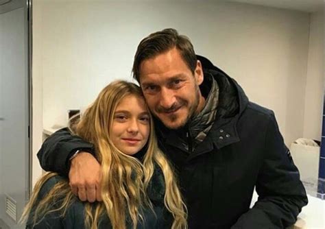 chanel figlia totti|Chanel Totti infanzia.